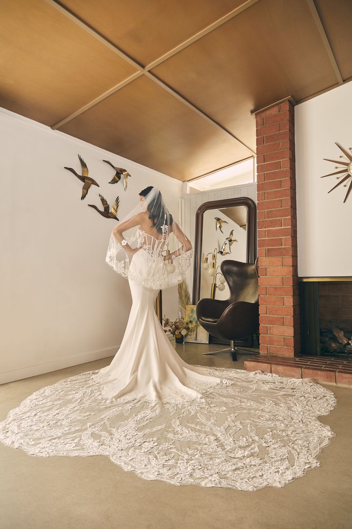 1 Tier Floral and Leaf Veil