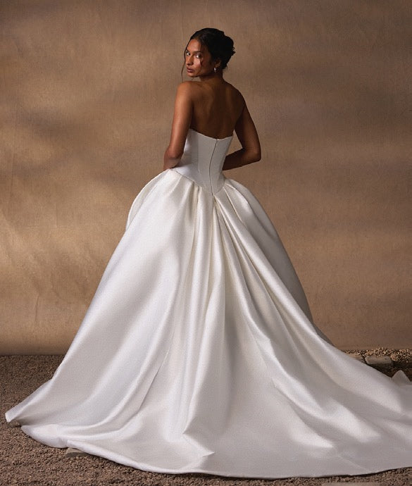 Colene | Casablanca Bridal 2679