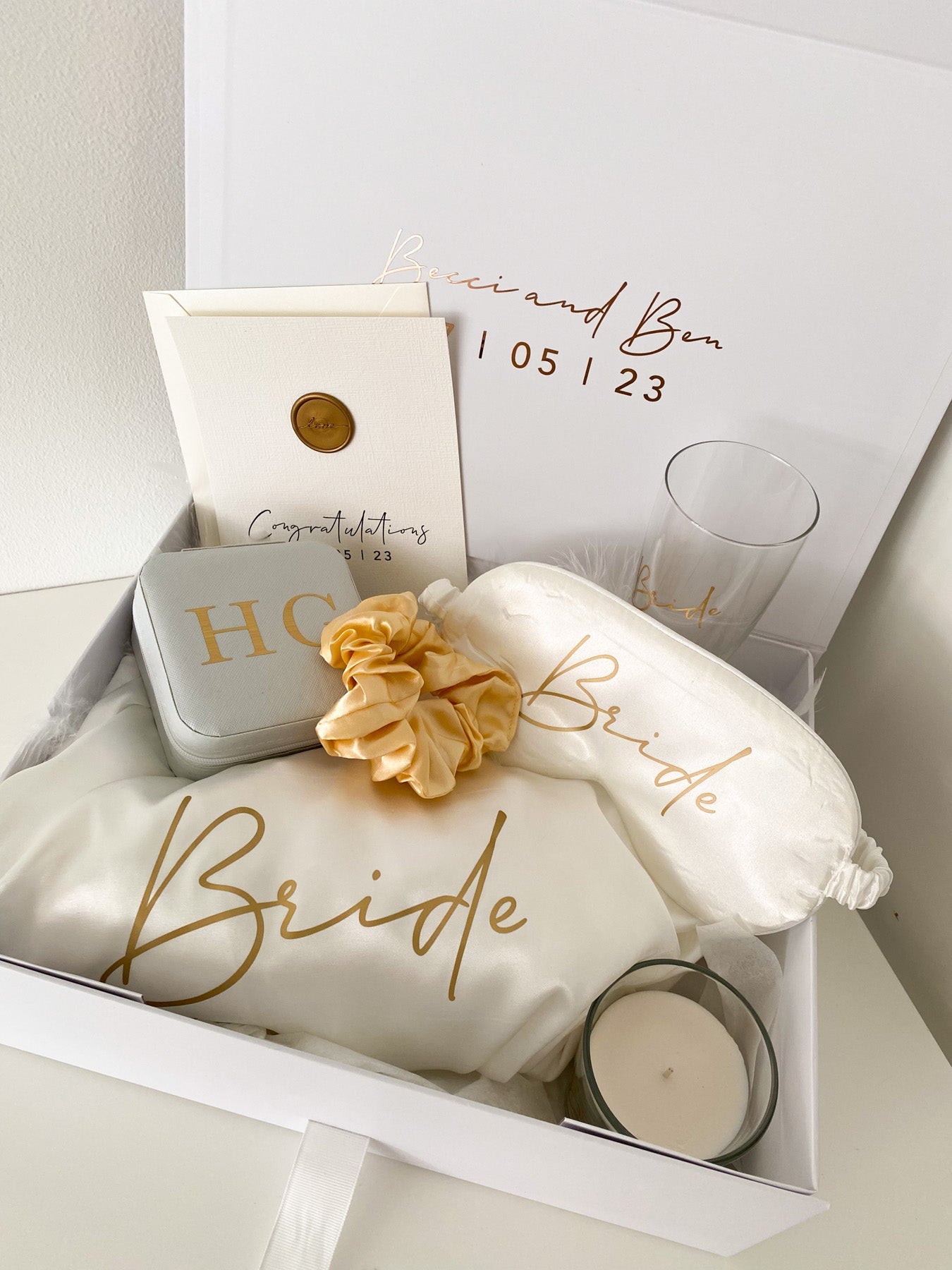 Wedding Day Gifts for Brides: 35 Gifts She'll Love - hitched.co.uk